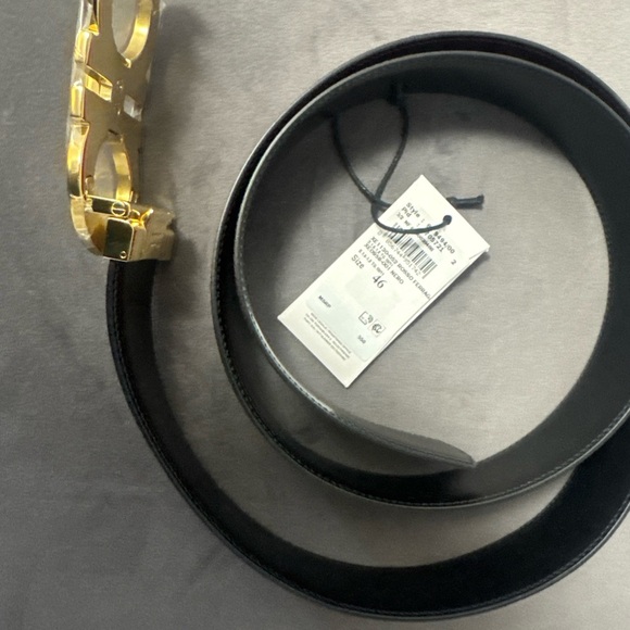 New Salvatore Ferragamo reversible adjustable Belt with double Gancini buckle. - Picture 3 of 9